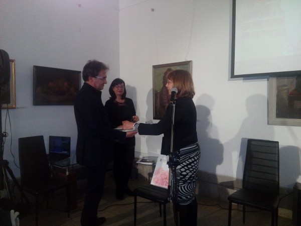 Топла премиера на стихосбирката „Дом на вятъра“ в Казанлък