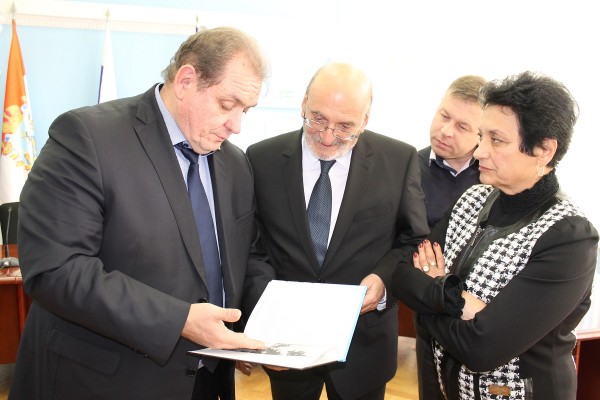 Задълбочаване на сътрудничеството между Казанлък и Толияти