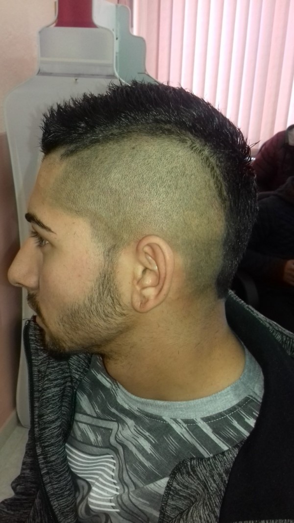 Представителен час за мъжки прически направиха 12а клас на ПГ „Петко Стайнов“