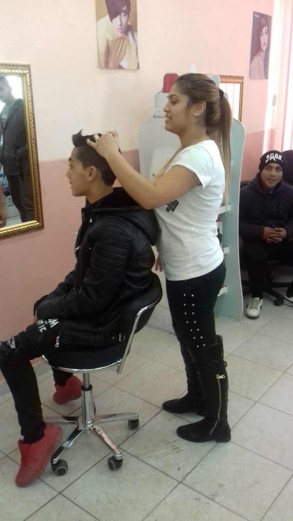 Представителен час за мъжки прически направиха 12а клас на ПГ „Петко Стайнов“