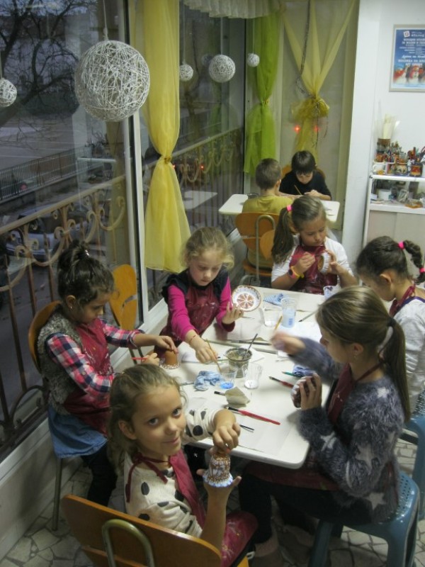 Коледно настроение в галерия “Ателието“