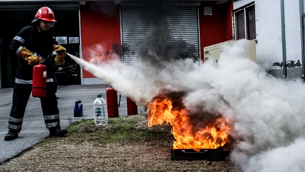 Доброволците споделиха с ученици своя празник