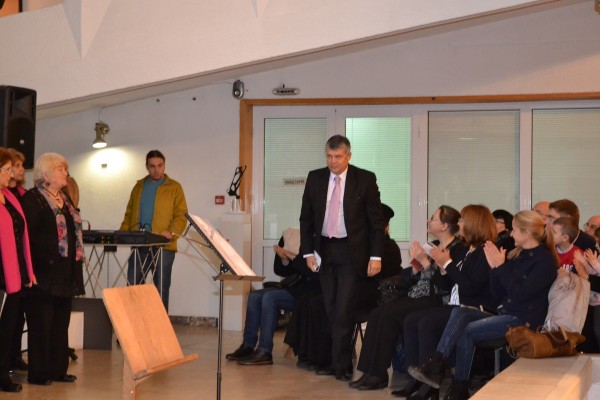 Аплодисменти на крака за „Миса Криола“ на фестивала „Петко Стайнов“