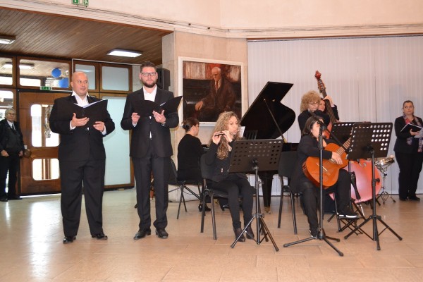 Аплодисменти на крака за „Миса Криола“ на фестивала „Петко Стайнов“