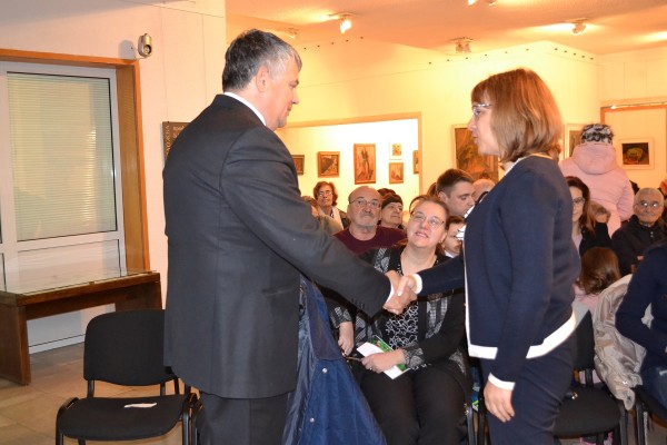 Аплодисменти на крака за „Миса Криола“ на фестивала „Петко Стайнов“