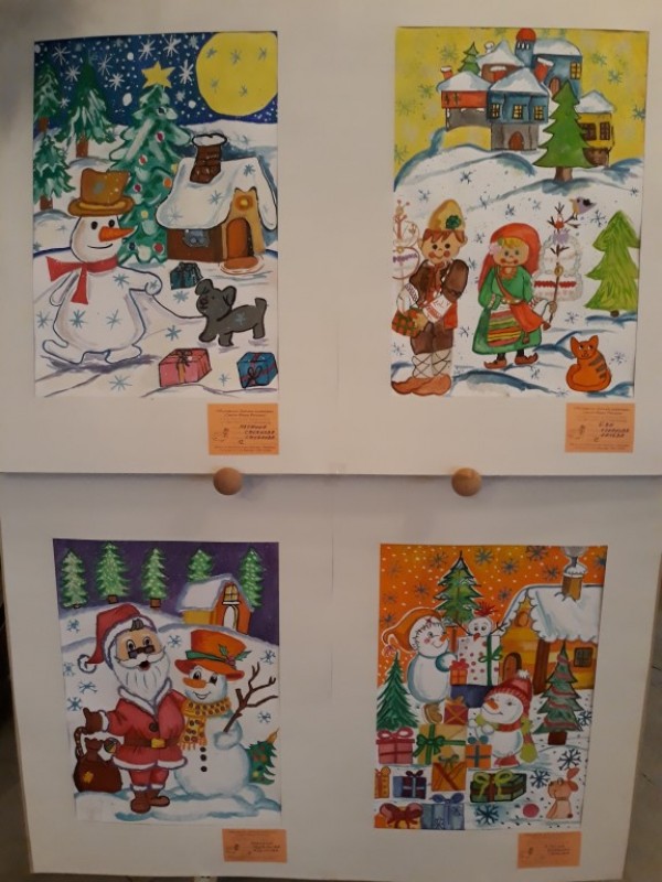 Многобройни коледни изложби подредиха децата от школа “Живопис“