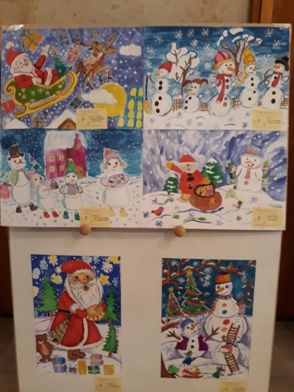 Многобройни коледни изложби подредиха децата от школа “Живопис“