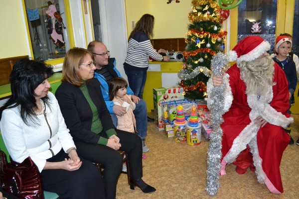 Децата в обновената ясла №8 ще посрещнат 2018 г. топло и уютно 