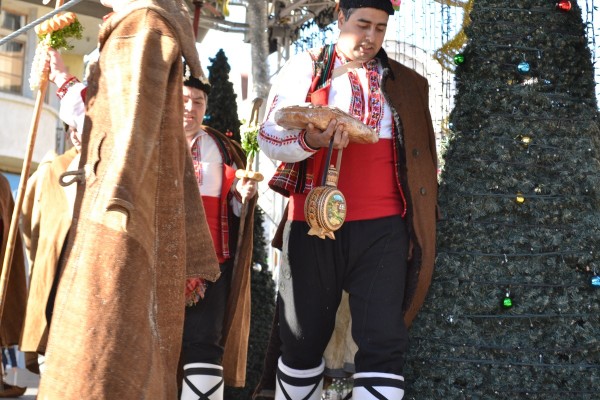 Коледарска благословия за Казанлък