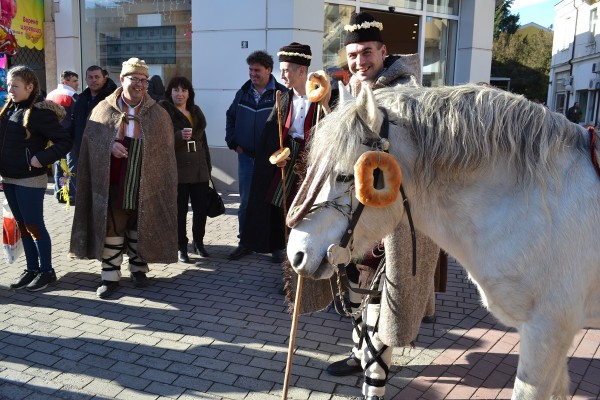 Коледарска благословия за Казанлък