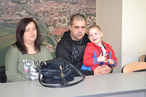 Награди за участниците във фото конкурс „Фамилия Коледа“