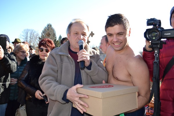 Рекорден брой смелчаци на Богоявление в Казанлък