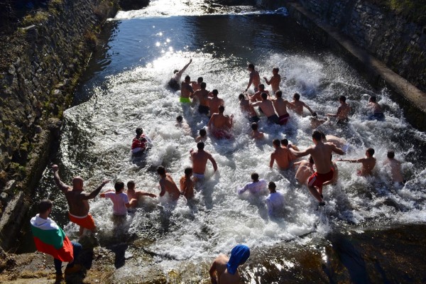 Рекорден брой смелчаци на Богоявление в Казанлък