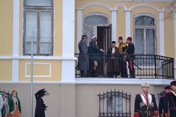 За първи път историческа възстановка – спектакъл „От война към мир“