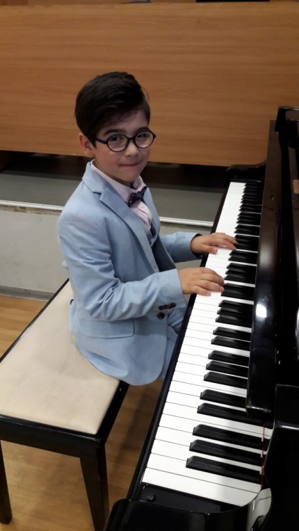 Младите пианисти на Казанлък с престижни награди от Лондон и Ню Йорк