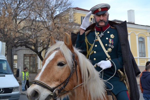 За първи път историческа възстановка – спектакъл „От война към мир“