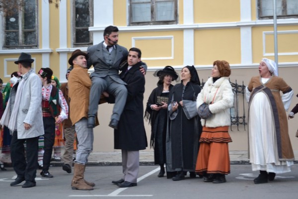 За първи път историческа възстановка – спектакъл „От война към мир“