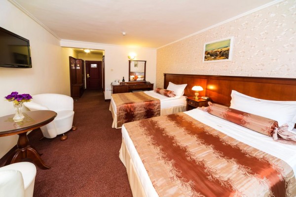 Хотел “ПАЛАС“ стана първият 4-звезден хотел в Казанлък