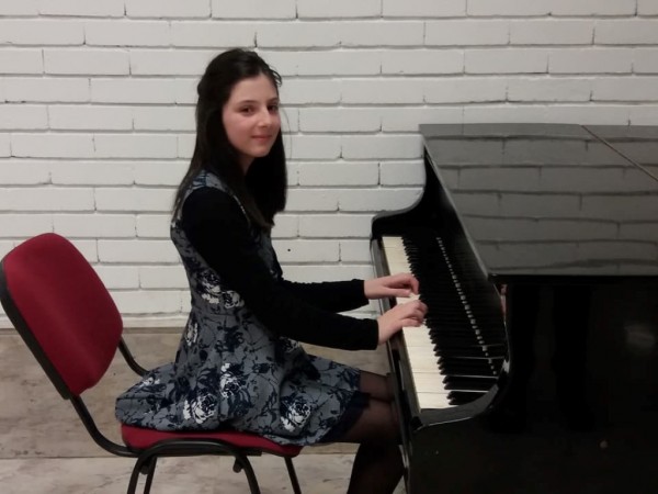 Първи награди за 2018 година за школите по пиано и забавна песен при НЧ „Възродена Искра – 2000“