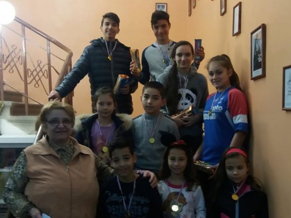 Енинските малчугани почетоха паметта на Апостола с богата програма