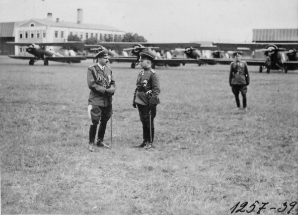 Историята на самолетостроенето в Казанлък – представена във фотографии