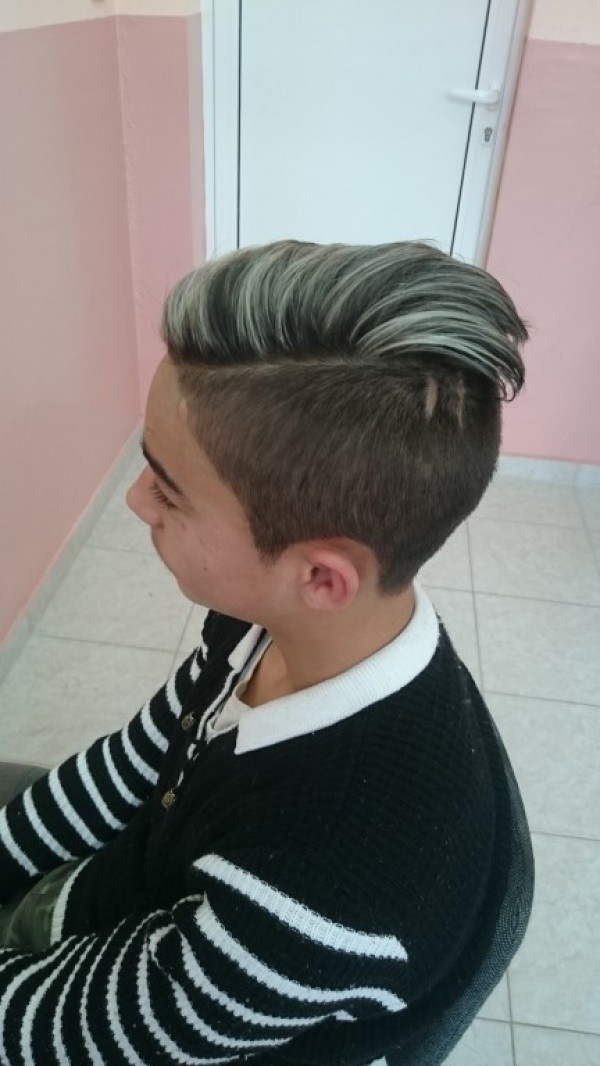 Модерни прически сътвориха в ПГ “Академик Петко Стайнов“