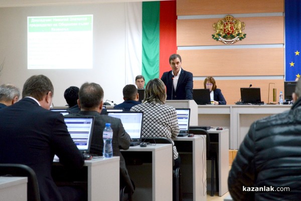 Повече пари за общинските съветници
