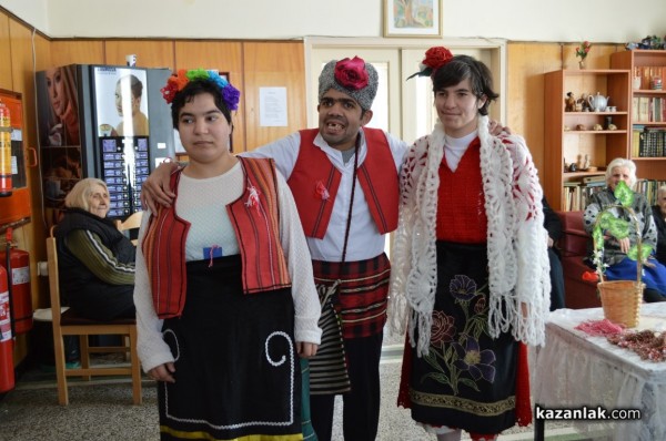 Мартенички и усмивки в Дома за стари хора
