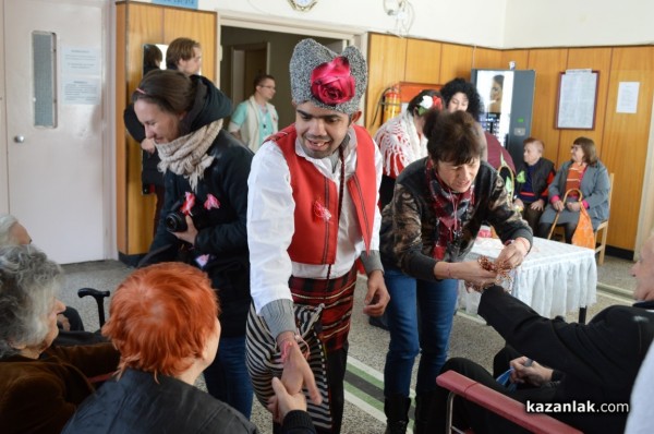 Мартенички и усмивки в Дома за стари хора