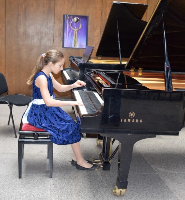 Нов блестящ успех за учениците от клавирния клас на Елена Юлиянова