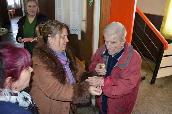 Мартенички и за домуващите в Дом 2