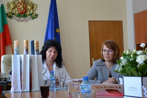 Кметът на Казанлък поздрави математиците – медалисти от Тайланд