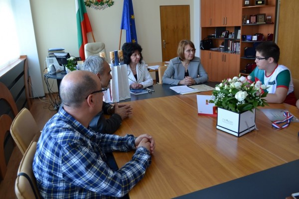 Кметът на Казанлък поздрави математиците – медалисти от Тайланд