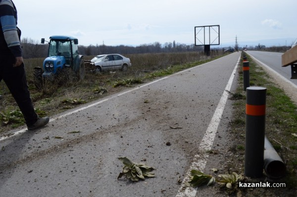 Лека кола се обърна по таван близо до Енина