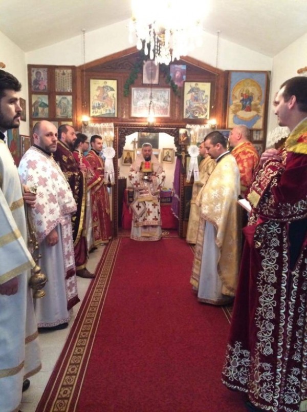 Старозагорският митрополит отслужи литургия в църквата в Осетеново