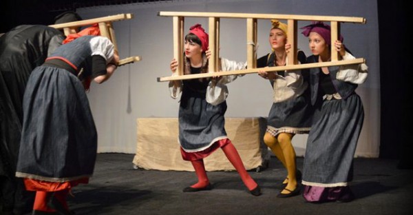 Актьор от “Шоуто на Слави“ с постановка по Чудомир в Казанлък