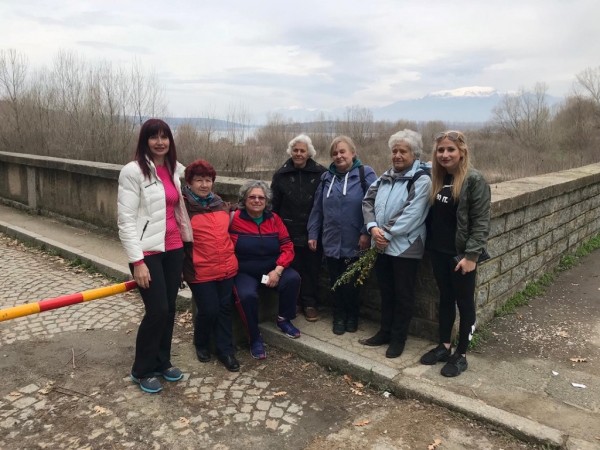 Малцина последваха призива на Общината „Да почистим  язовир „Копринка“ / Новини от Казанлък