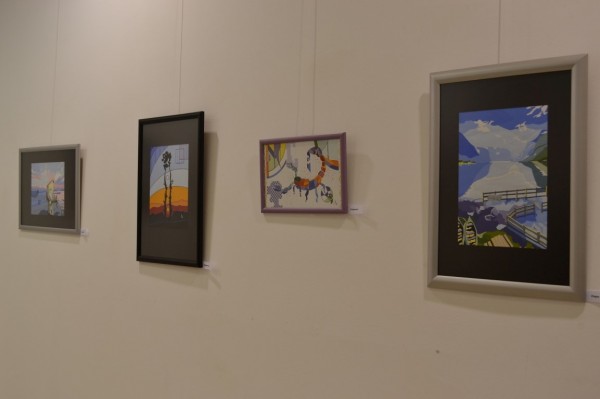 Царица Роза 2017 Цветелина Илиева подари на казанлъчани първата си самостоятелна изложб