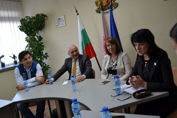 Заедно да решаваме проблемите в сферата на образованието