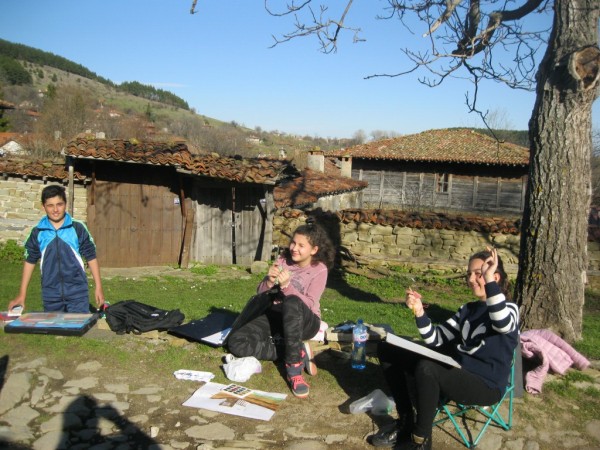 Школа Арт линия с изложба от пленер в Жеравна