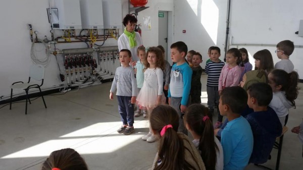 Казанлъшки малчугани очи в очи с авиацията