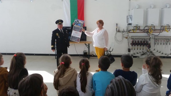 Казанлъшки малчугани очи в очи с авиацията