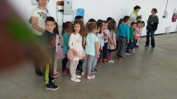 Казанлъшки малчугани очи в очи с авиацията