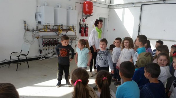 Казанлъшки малчугани очи в очи с авиацията