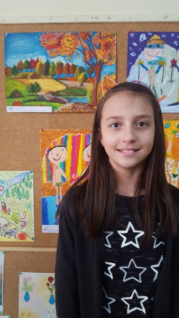 Фотография и рисунки на казанлъшки деца сред отличените  в национален конкурс