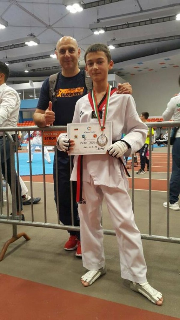 Медали и победи за таекуондистите от „Кентавър“ и „Таекуондо Екстрийм“