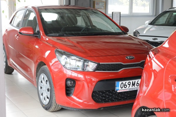 Нагрди от кампанията “Шофирай внимателно! Някой те обича!“ на Автосервиз “Мончев-90“