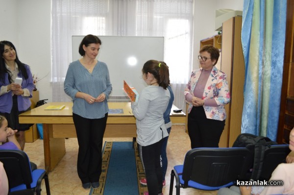 Широки усмивки и интерес към четенето, предизвикани от Мария Донева