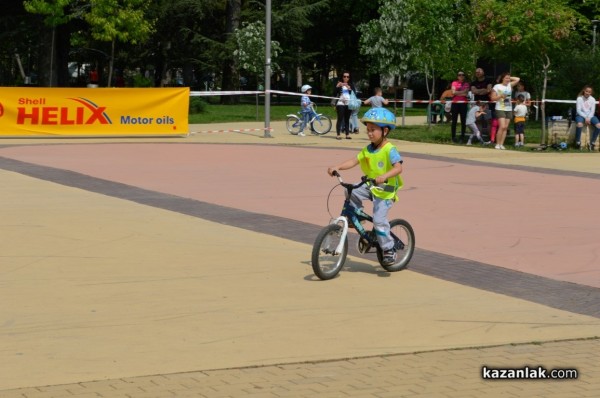 Млади велосипедисти премериха сили на вело празника