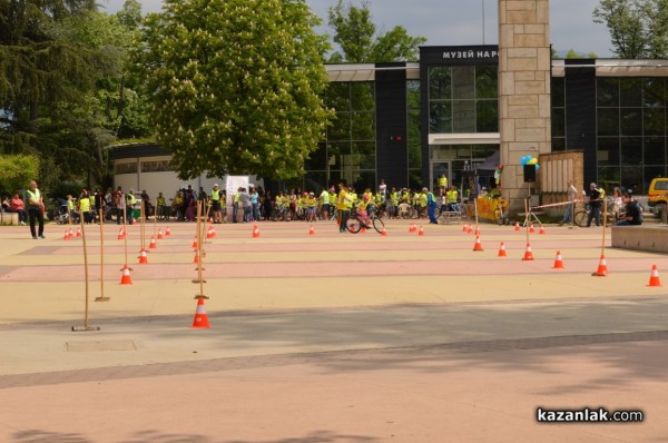 Млади велосипедисти премериха сили на вело празника